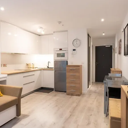 Rock Studio-hosted By Sweetstay Apartment